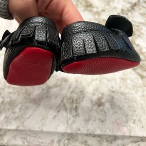 Red bottom baby moccasins. Sooo cute! ❤️🖤
